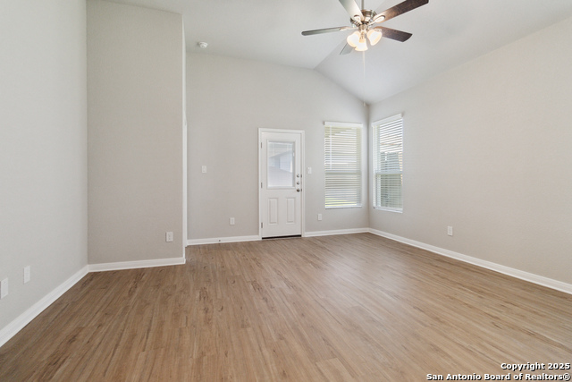 Listing photo id 5 for 414 Cross Barn Blvd