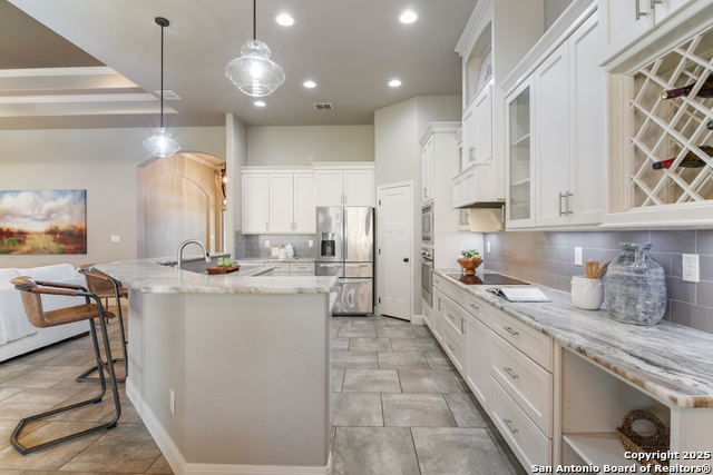 Listing photo id 13 for 112 Elk Run  