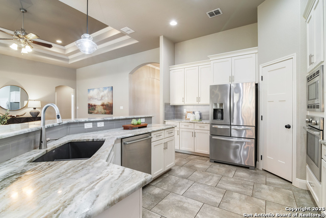 Listing photo id 14 for 112 Elk Run  