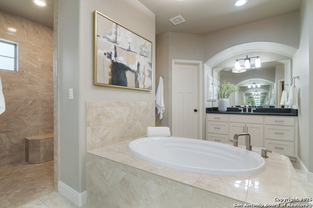 Listing photo id 25 for 112 Elk Run  