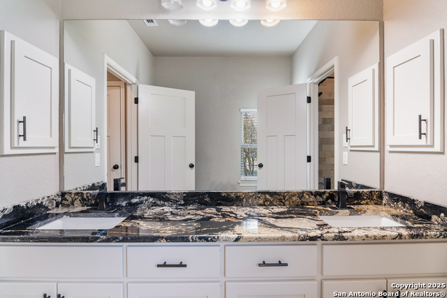 Listing photo id 32 for 112 Elk Run  