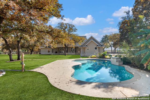 Listing photo id 37 for 112 Elk Run  