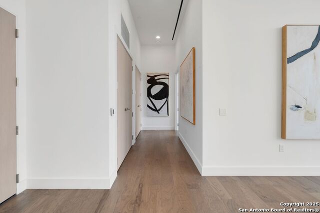 Image 12 of 31 For 123 Lexington  Unit 1806