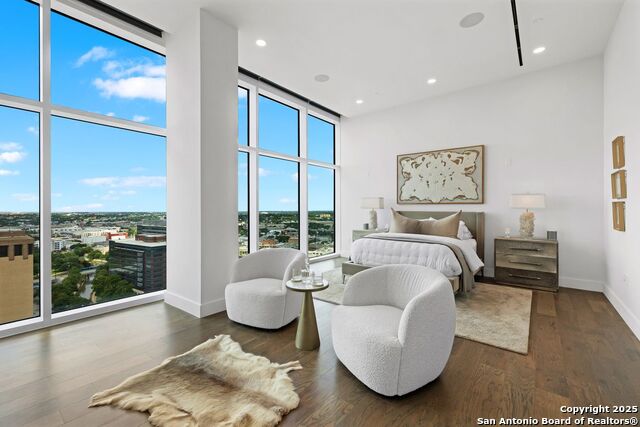 Image 13 of 31 For 123 Lexington  Unit 1806