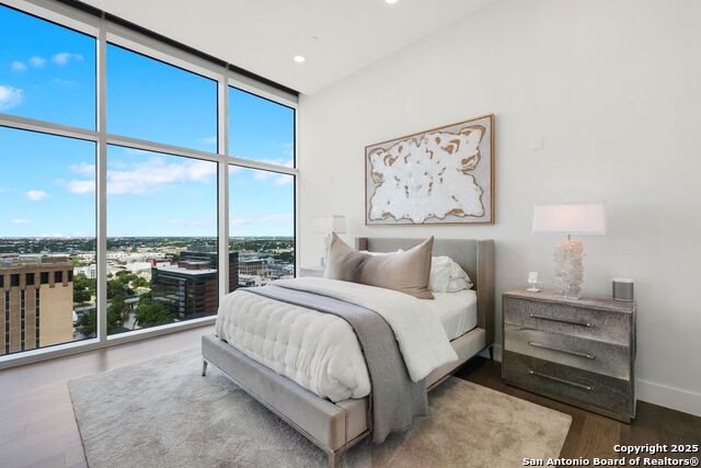 Image 14 of 31 For 123 Lexington  Unit 1806