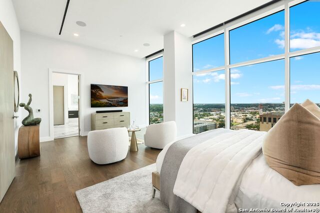 Image 15 of 31 For 123 Lexington  Unit 1806