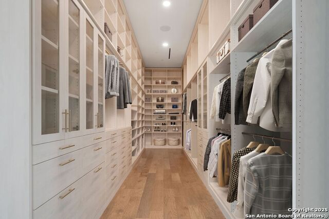 Listing photo id 17 for 123 Lexington  1806