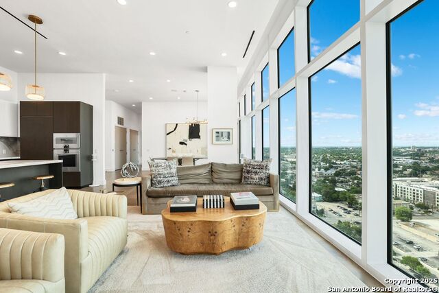 Listing photo id 0 for 123 Lexington  1806