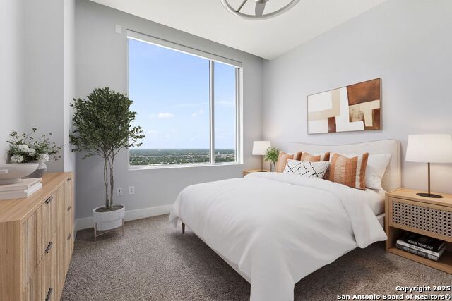 Image 15 of 29 For 610 Market E Unit 2811