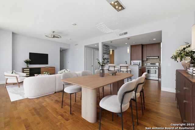 Image 6 of 29 For 610 Market E Unit 2811