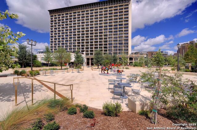 Image 22 of 24 For 610 Market E Unit 2818