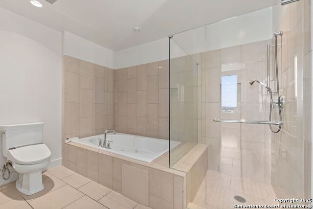 Image 11 of 26 For 610 Market E Unit 2508