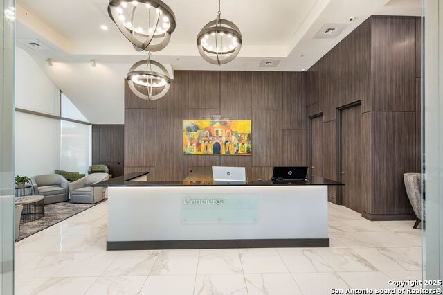 Image 23 of 26 For 610 Market E Unit 2508