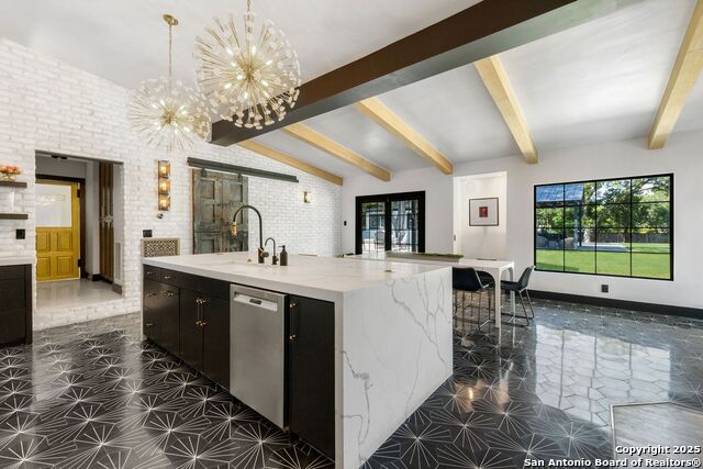 Image 11 of 38 For 301 Primrose Place