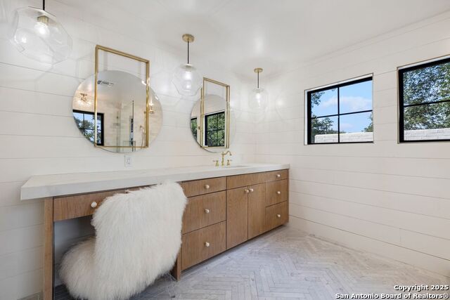 Image 27 of 38 For 301 Primrose Place