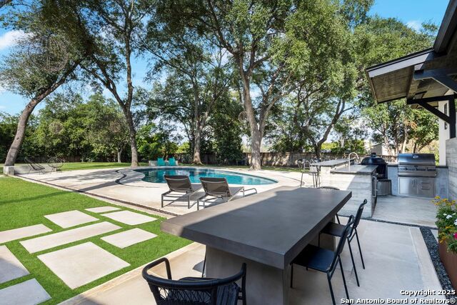 Image 28 of 38 For 301 Primrose Place