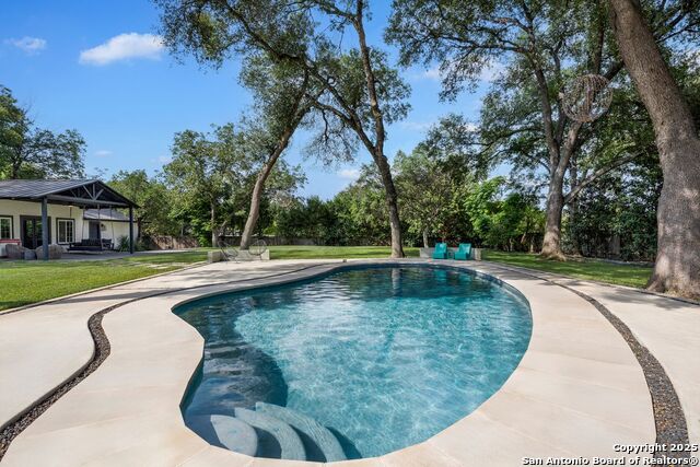 Image 29 of 38 For 301 Primrose Place