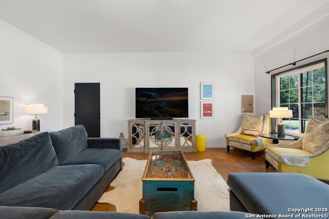 Image 32 of 38 For 301 Primrose Place