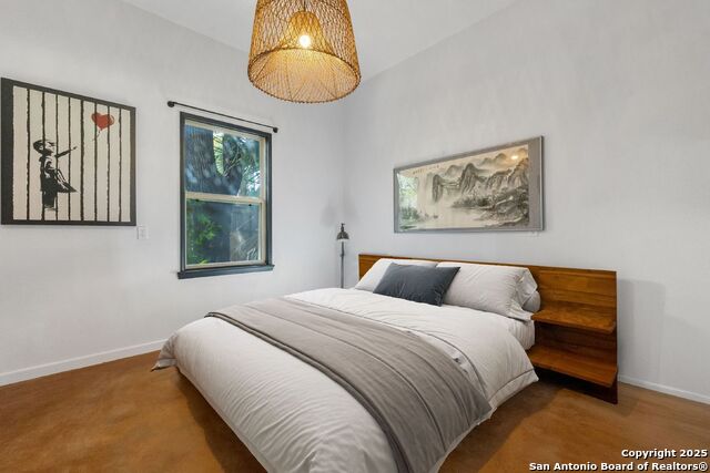 Image 33 of 38 For 301 Primrose Place