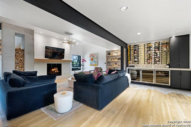 Image 5 of 38 For 301 Primrose Place