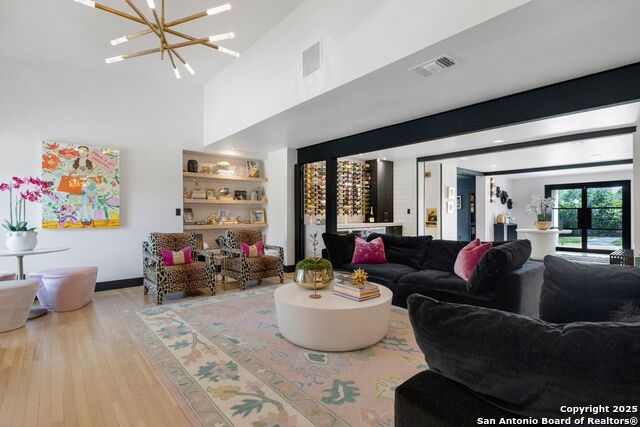 Image 6 of 38 For 301 Primrose Place