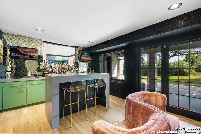 Image 9 of 38 For 301 Primrose Place