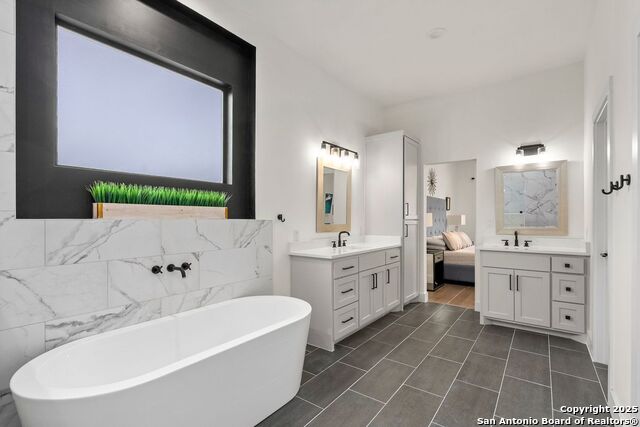 Listing photo id 12 for 507 Normandy