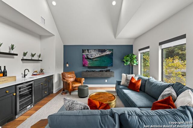 Listing photo id 15 for 507 Normandy