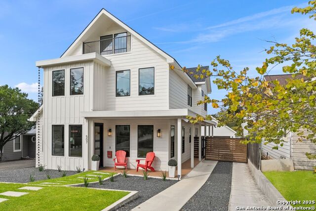 Listing photo id 0 for 507 Normandy