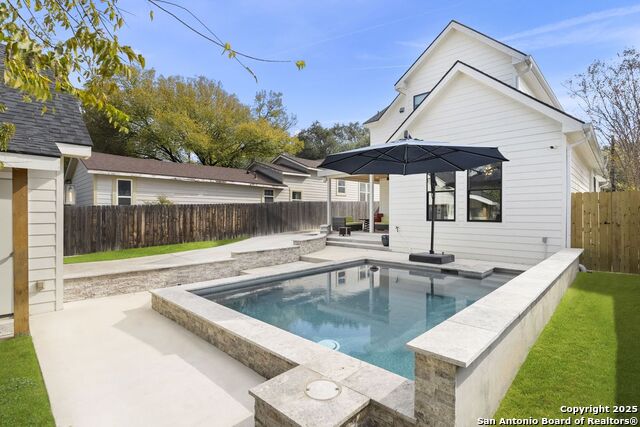 Listing photo id 24 for 507 Normandy