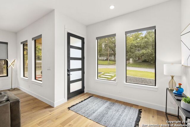 Listing photo id 2 for 507 Normandy