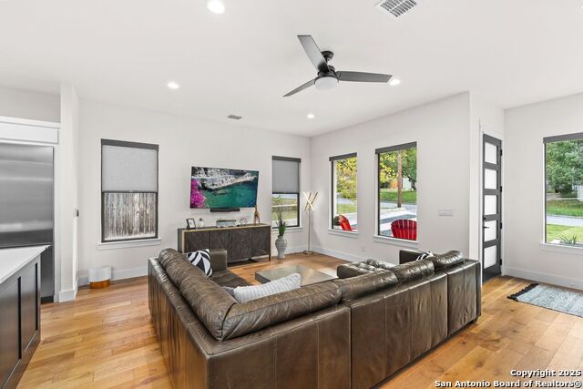 Listing photo id 3 for 507 Normandy