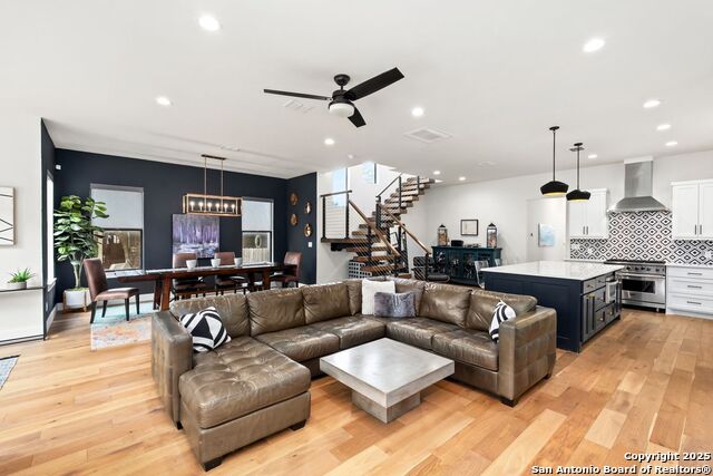 Listing photo id 4 for 507 Normandy