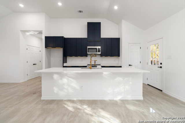 Image 14 of 39 For 4606 Oak Climb