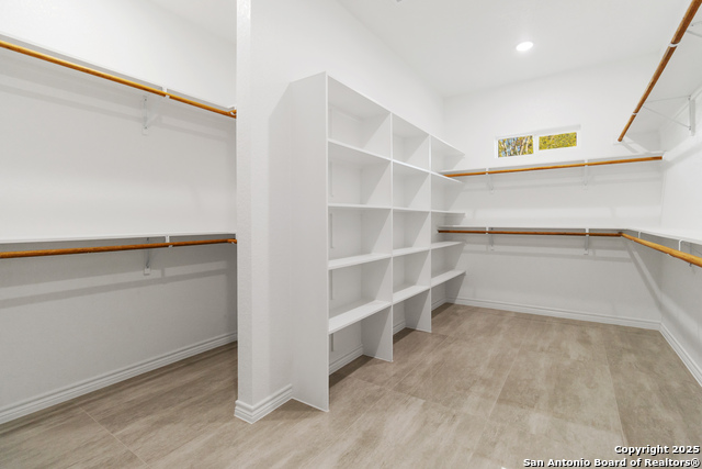 Image 30 of 39 For 4606 Oak Climb