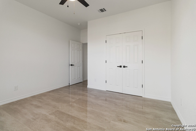 Image 32 of 39 For 4606 Oak Climb