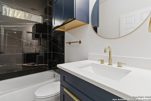 Image 35 of 39 For 4606 Oak Climb