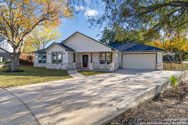 Image 4 of 39 For 4606 Oak Climb