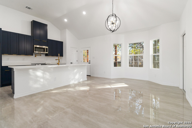 Image 9 of 39 For 4606 Oak Climb