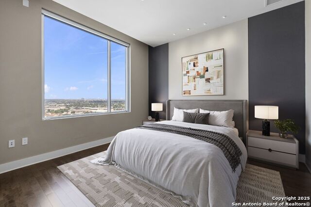 Image 9 of 26 For 610 Market E 2508