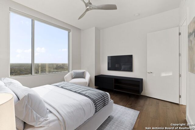 Image 10 of 28 For 610 Market E Unit 2905