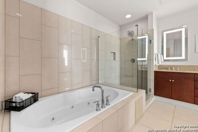 Image 12 of 28 For 610 Market E Unit 2905