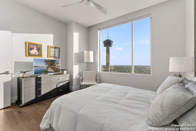 Image 14 of 28 For 610 Market E Unit 2905