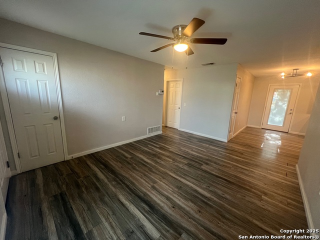 Image 3 of 27 For 4606 Avenida Prima