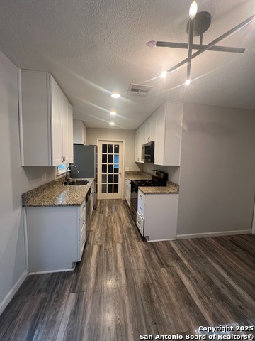 Image 7 of 27 For 4606 Avenida Prima