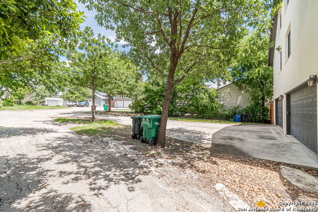 Image 11 of 25 For 519 Circle A