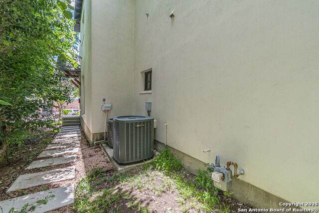 Image 17 of 25 For 519 Circle A