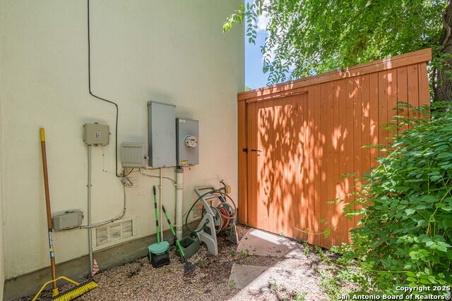 Image 18 of 25 For 519 Circle A