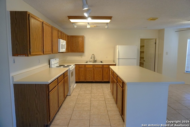 Image 10 of 34 For 7515 Foss Meadows