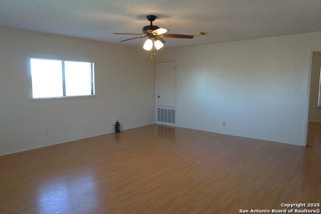 Image 19 of 34 For 7515 Foss Meadows